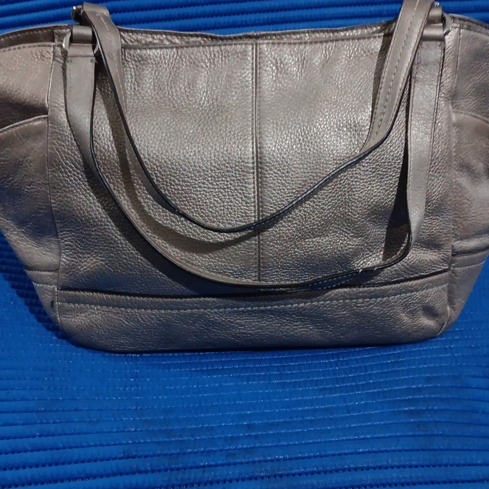 Coach - Picture 3 of 14